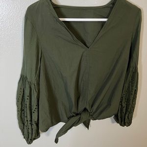 Tie puff sleeve top